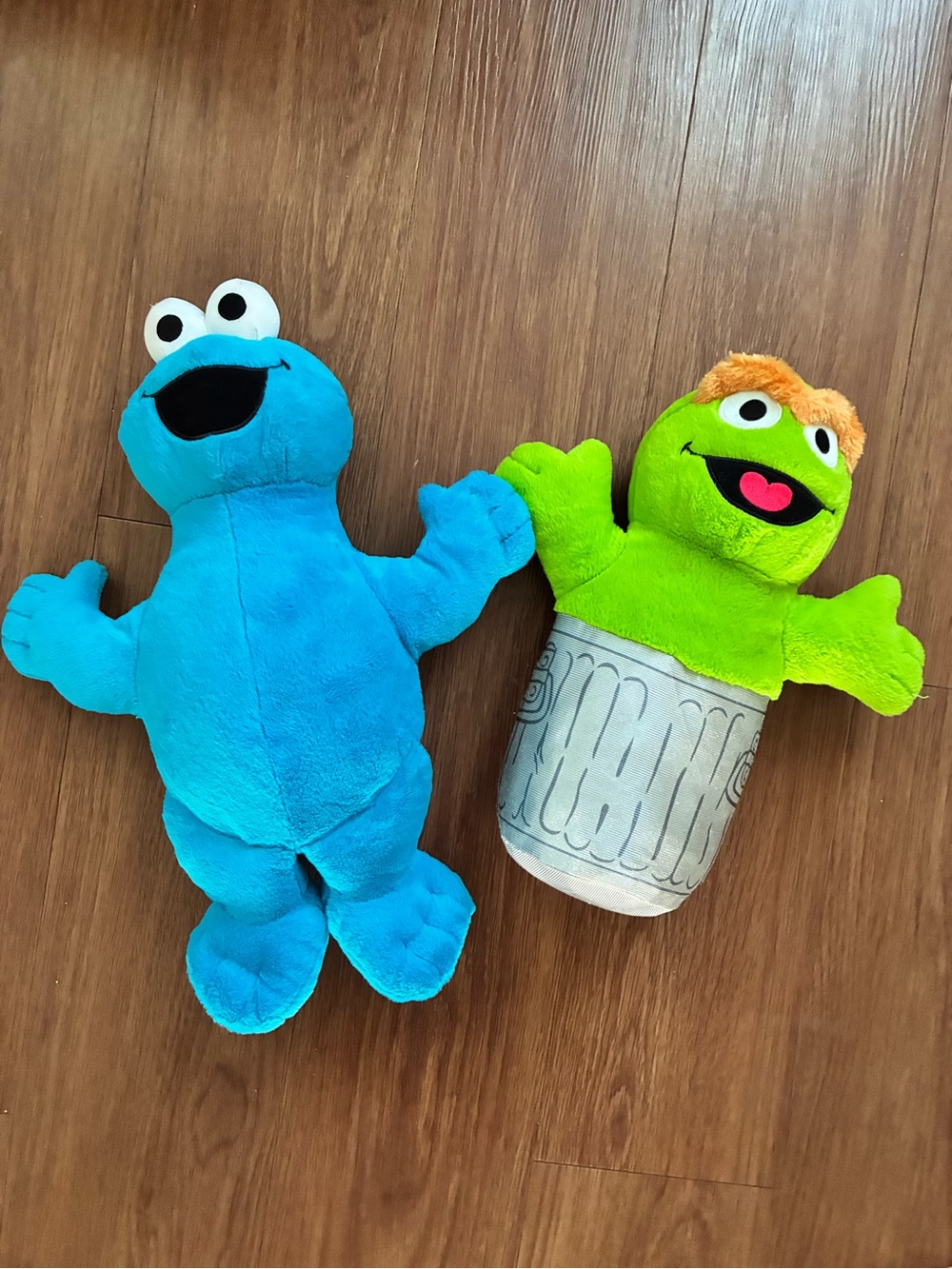 Sesame Street Blue Cookie Monster Plush & Green Oscar the Grouch Plush